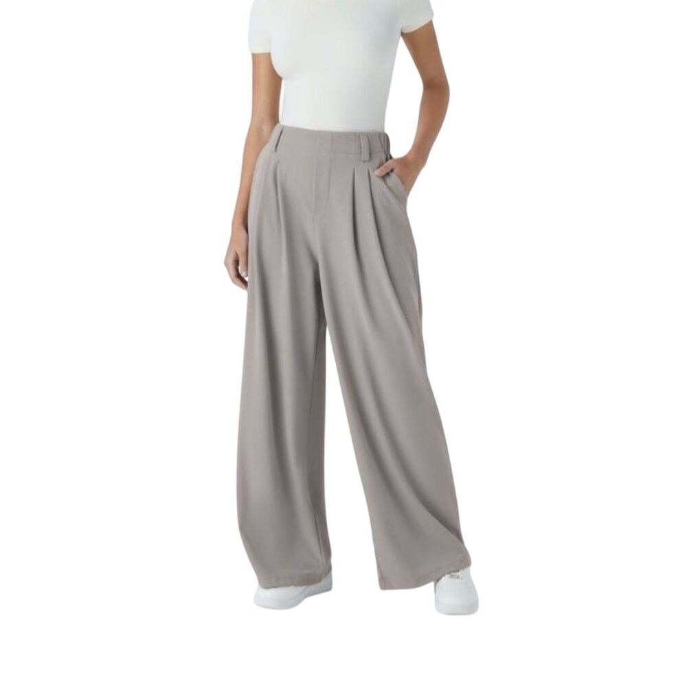 Wide Leg Pleated Trousers in Taupe